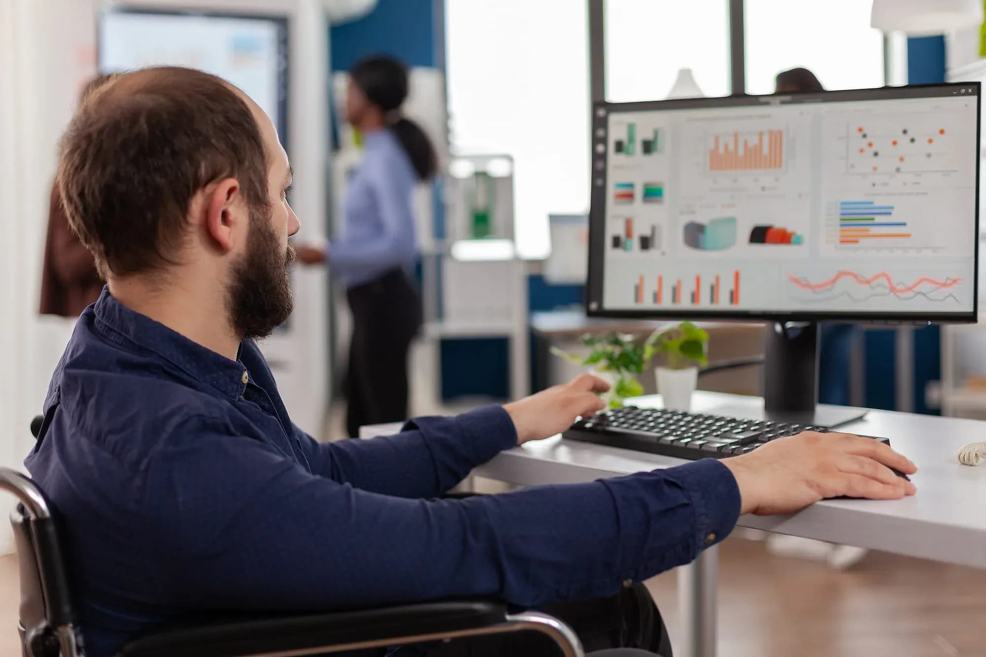 Analyst working through departmental reporting on a live dashboard